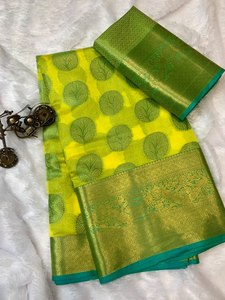 Sari en jacquard vert lime et vert design avec bordure dorée Zari |   Sari traditionnel indien pour mariage et occasions festives - Product Image 4