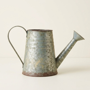 Regadera de latón antiguo hecha a mano con diseño de hojas en relieve, rociador de metal decorativo vintage para plantas de interior y jardín. - Product Image 5