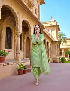 Conjunto de Kurti y Palazzo de Crepé Natural Puro de Diseñador Indio de Primera Calidad con Dupatta para Bodas y Fiestas, Conjunto Especial de Kurti y Palazzo al por Mayor - Product Image 2