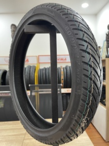 ยางรถสกู๊ตเตอร์ KUMA K334A ขนาด 70/90-17 และ 80/90-17 แบบไม่มียางใน ยึดเกาะถนนดีเยี่ยม ขับขี่นุ่มนวล เหมาะสำหรับการใช้งานในเมืองทุกวัน - Product Image 4