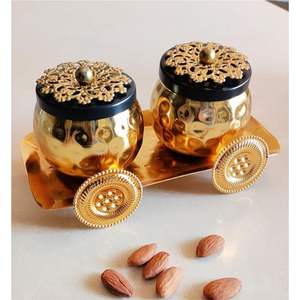 Tarro de Almacenamiento de Frutos Secos Hecho a Mano con Acabado de Latón Martillado en Bandeja Decorativa con Ruedas, Contenedores Premium para Frutos Secos, Tarro Metálico para Frutos Secos - Product Image 1