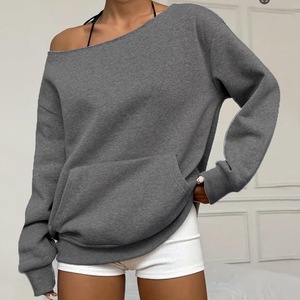 Sudadera OEM al por mayor para mujer, con hombros descubiertos, manga larga, cuello asimétrico, hombro caído, bolsillo canguro, top informal holgado - Product Image 2