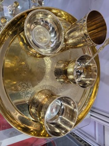 Service de table en laiton de haute qualité pour la maison et l'hôtellerie, thali de service en laiton avec motif floral gravé, articles ronds - Product Image 6