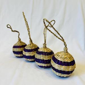 Ornement de Noël artisanal en herbe de mer, décoration suspendue naturelle tressée pour arbre et maison de vacances, fabriqué au Vietnam - Product Image 1