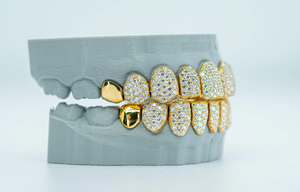 กริลไลท์ฮิปฮอปสุดหรูเพชรฟันเย็นสุดพิเศษ VVS Moissanite ชุบทอง925สเตอร์ลิงซิลเวอร์ที่กำหนดเองได้ - Product Image 3