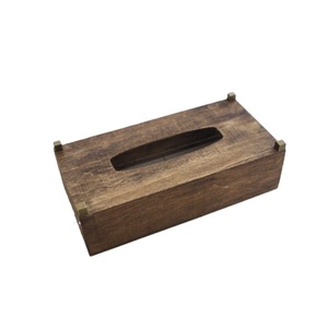 Caja de pañuelos de madera, forma rectangular, diseño Wabi Sabi hecho a mano, acabado natural, estética moderna, almacenamiento para artículos de escritorio. - Product Image 3