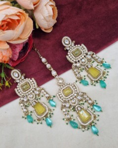 Collar de diseñador con piedra de corte radiante hecho a mano, con aretes y mangtika para mujer, colección de joyería tradicional étnica. - Product Image 3