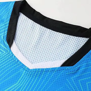 Ensemble d'uniformes de football personnalisés pour hommes, bleu, rose, noir, impression par sublimation, jersey respirant en polyester, shorts, tenue d'équipe pour adultes - Product Image 3