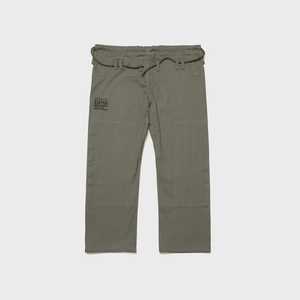 ชุดยูโด RVCA สีเขียวมะกอก ทรงปกติ ผลิตจากโพลีเอสเตอร์ 100% ทนทาน มีโลโก้ด้านหน้า เหมาะสำหรับผู้ใหญ่ทั้งชายและหญิง ใช้สำหรับศิลปะการต่อสู้ - Product Image 4
