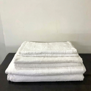 Serviettes de bain en coton doux pour usage quotidien en hôtel, service OEM, texture confortable et coutures durables. - Product Image 6