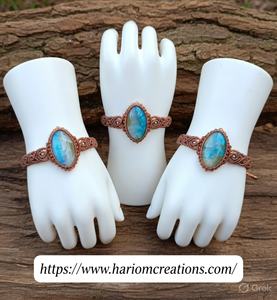 Pulsera de Macramé de Cobre Hecha a Mano con Piedra Lunar, Joyería Boho Ajustable con Propiedades Curativas - Product Image 3