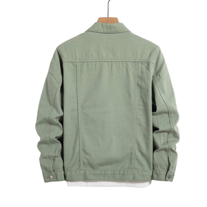 Chaqueta vaquera verde para hombre con cuello camisero, botones frontales, manga larga, bolsillos con solapa en el pecho, bolsillos laterales y puños con botones, estilo casual tipo camionero. - Product Image 5