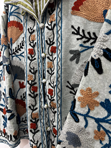 Veste en velours brodée à la main pour femme, légère et respirante, broderie florale, doublure en coton, veste courte, cadeau pour elle - Product Image 2