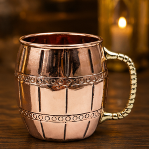 Mug en cuivre en forme de baril Baron's Brew avec poignée en laiton, design vintage, écologique, vaisselle en métal pour la maison - Product Image 4