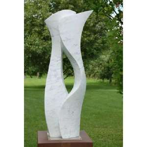 Escultura Abstracta Moderna de Mármol Blanco Tallada a Mano con Acabado Pulido para Decoración del Hogar para las Ocasiones de Pascua y Diwali - Product Image 3