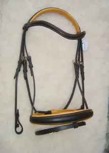 Bridon d'équitation anglais personnalisé en cuir avec noseband rembourré, frontal surélevé, ferrures en acier inoxydable et rênes confortables en caoutchouc - Product Image 2