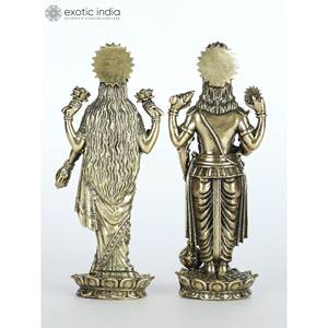Petite sculpture traditionnelle superfine en laiton de 3 pouces Lakshmi Narayan Idol pour la décoration intérieure de mariage et le temple faits à la main en Inde - Product Image 3