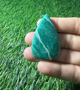Pierre précieuse naturelle en jade vert, taille poire, à changement de couleur, 29x25x5mm, 34 carats, pour la fabrication de bijoux - Product Image 3