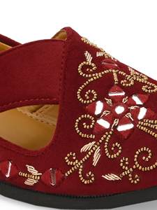 Jutti ethnique brodé bordeaux royal à bout pointu et à enfiler pour homme - Product Image 2