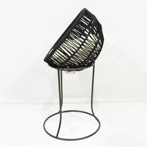 Artex-Cama Elevada de Ratán para Mascotas Dong Thap, Cápsula Redonda con Cojín Suave y Soporte de Metal - Product Image 5