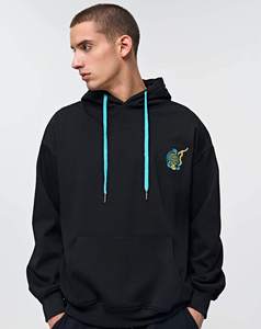 Sudadera con capucha bordada de primera calidad con tela suave, costuras detalladas y un ajuste cómodo para uso diario informal. - Product Image 4
