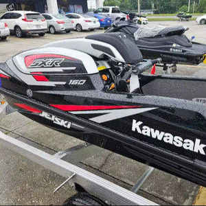 Nueva Moto Acuática KAWASAKI Ultra 160LX con Motor de 2 Tiempos, 3 Asientos, 226-300HP, de Aluminio para Carreras - Product Image 1