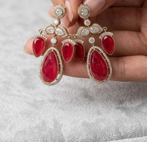 Pendientes colgantes clásicos chapados en oro con forma de gota de agua de circonita roja para mujer, joyería de boda - Product Image 2