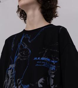 Camiseta de algodón holgada de corte extragrande para hombre al por mayor, con hombros caídos, lavado ácido, lavado a la piedra, estampado serigrafiado y DTG, impresión personalizada. - Product Image 3