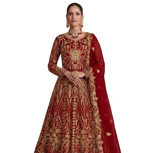 Vestido de diseñador con diseño de mariposa, bordado elaborado y pedrería, para festivales, bodas y fiestas. - Product Image 1