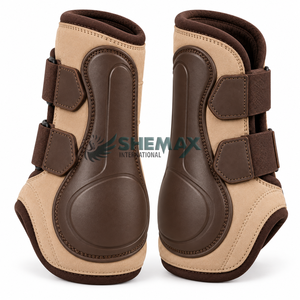 Bottes de brossage pour chevaux confortables, conçues avec des matériaux flexibles, des sangles fiables et un rembourrage de soutien pour un usage régulier. - Product Image 1