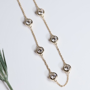 Collier en or jaune avec diamants de laboratoire taille ronde, sertis clos classiques, chaîne à maillons par la yardée, bijoux fins pour femme - Product Image 2