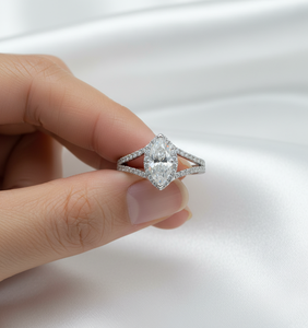 Anillo de compromiso de moda de plata de ley S925 con moissanita D VVS de corte marquesa y halo, banda de boda con pavé y tallo dividido, regalo romántico - Product Image 2