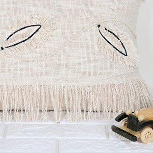 Funda de Cojín con Textura de Hojas Hecha a Mano, Estilo Boho, Color Marfil y Negro con Flecos, Decoración Suave para el Hogar, Precio al por Mayor - Product Image 6