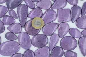 2025 Factory Best Quality Natural Stichtite Loose Gemstone <b>Purple</b> Cabochon Oval Pear & Fancy <b>Cushion</b> Shapes for Healing - Product Image 4