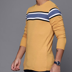 T-shirt tricoté à manches longues pour homme, col rond, bordure contrastante rayée, coupe décontractée, motif jaune, bleu et blanc - Product Image 2