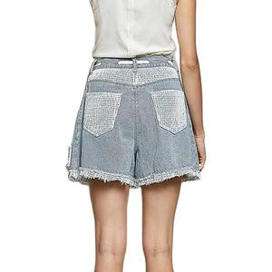 Shorts de Mezclilla a Rayas con Cordón Ajustable y Bajo Deshilachado POL - Product Image 3