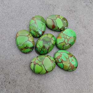 พลอยเทอร์ควอยซ์สีเขียวทองแดงแท้ รูปไข่ ขนาดมาตรฐาน เกรด AAA+ แบบคาโบชอง สำหรับทำเครื่องประดับ - Product Image 2