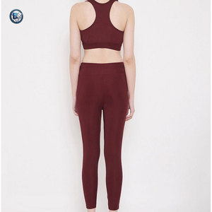 Tenue de sport au design moderne, leggings extensibles et soutien-gorge de sport pour un style de vie actif - Product Image 3
