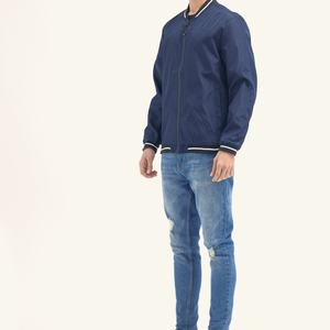 เสื้อแจ็คเก็ตวาร์ซิตี้แบบ unisex กันลม น้ำหนักเบา กันน้ำ ระบายอากาศได้ดี มีฮู้ด ซิปเต็มตัว เหมาะสำหรับวิ่งออกกำลังกายกลางแจ้งและเล่นกีฬา - Product Image 1
