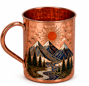 Mug en cuivre martelé fait main avec motif émaillé paysage montagneux |   Mug en cuivre pour Moscow Mule |   Décoratif inspiré de la nature - Product Image 1