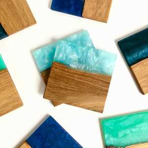 Juego de Posavasos Exclusivos Hechos a Mano con Madera de Acacia y Resina, Posavasos Ecológicos de Lujo para Regalos y Uso Diario - Product Image 1