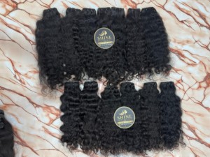 ผมแท้อินเดีย Lucky Hairs แบบลอนลึก  แบบถักเป็นช่อ  ปลายผมหนา  เย็บสองชั้นด้วยเครื่องจักร  ผมเวอร์จิ้น  น้ำหนัก 100 กรัม - Product Image 1