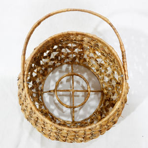 Marco de linterna de ratán de bambú hecho a mano ecológico, colgante decorativo rústico para exteriores para decoración del hogar - Product Image 5