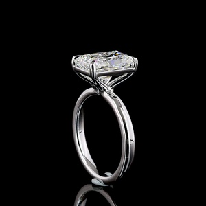 Bague de fiançailles solitaire en or blanc 14 carats avec diamant de laboratoire certifié IGI 4 carats taille radiant, bijou de luxe pour mariage - Product Image 4