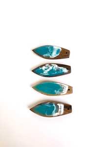 Collier pendentif en bois naturel et résine, bijou artisanal personnalisé en bois et résine - Product Image 6