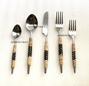 Juego de Cubiertos de Último Diseño, 5 Piezas, con Mango de Resina, Acero 18/10, Juego de Cubiertos con Acabado Espejo, Decoración de Mesa, Cuchara, Tenedor y Cuchillo para Postre - Product Image 5