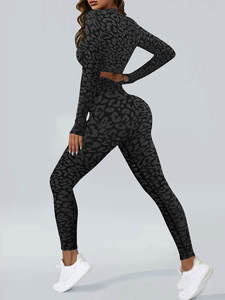 Ensemble de sport à manches longues à imprimé léopard sans couture pour femmes, veste à fermeture éclair et leggings, tenue deux pièces pour le fitness et le yoga - Product Image 4