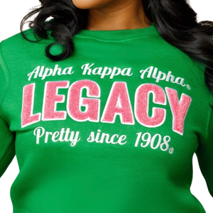 เสื้อสเวตเชิ้ตผ้าฟลีซสำหรับผู้หญิง รุ่น Legacy ปักลายตัวอักษรกรีกด้านหน้า คอกลม พรีเมียม - Product Image 4