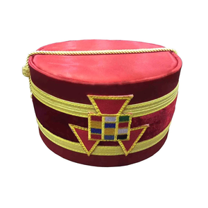 Casquette de Régalia Maçonnique en Gros, Modèle Ancien Prêtre Supérieur du Chapitre Royal Arch, avec Emblème Rouge et Tresse Dorée - Product Image 1