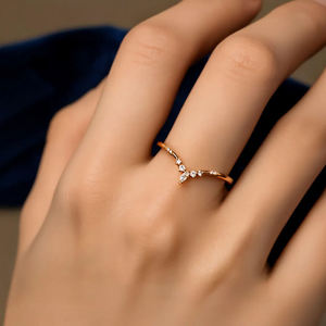 Nuevo Anillo Apilable de Plata de Ley 925 con Circonita Cúbica Curva en Chevron, Corte Redondo, Joyería Delicada de Lujo para Boda y Compromiso - Product Image 6